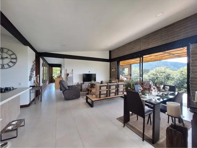 Casa en venta en El Retiro, Antioquia - Parcelación Las Camelias