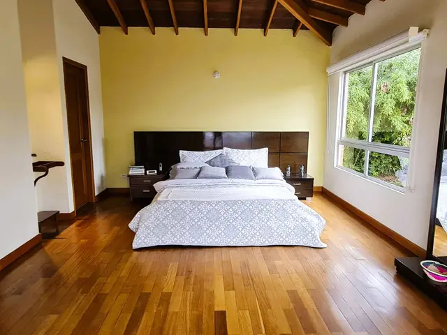 Casa en venta en Envigado, Antioquia - Loma del Escobero