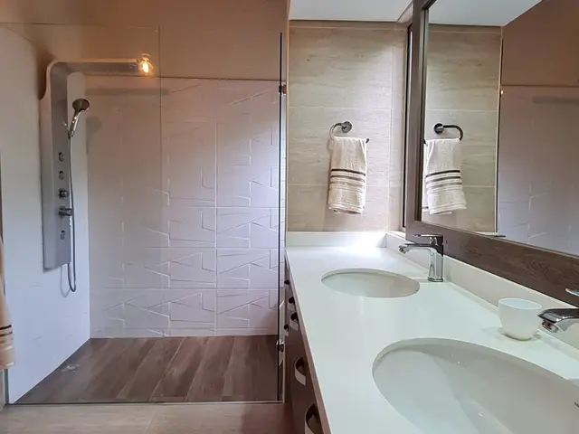 Casa en venta en Envigado, Antioquia - Loma del Escobero - foto 3