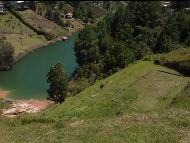 Lote en venta en El Peñol, Antioquia - foto 2